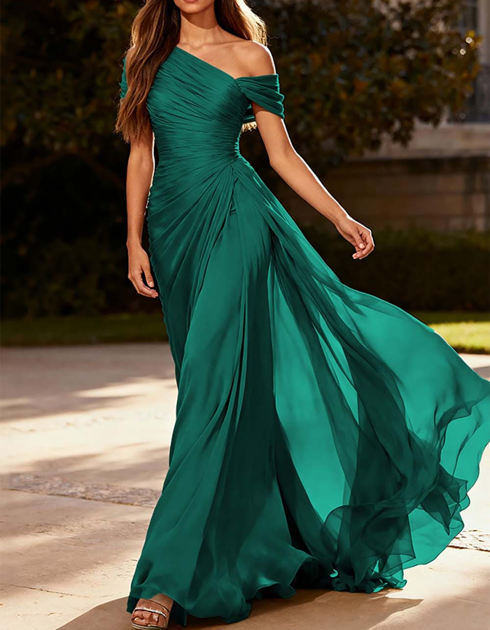 Maxi dress made of pleated chiffon with one shoulder