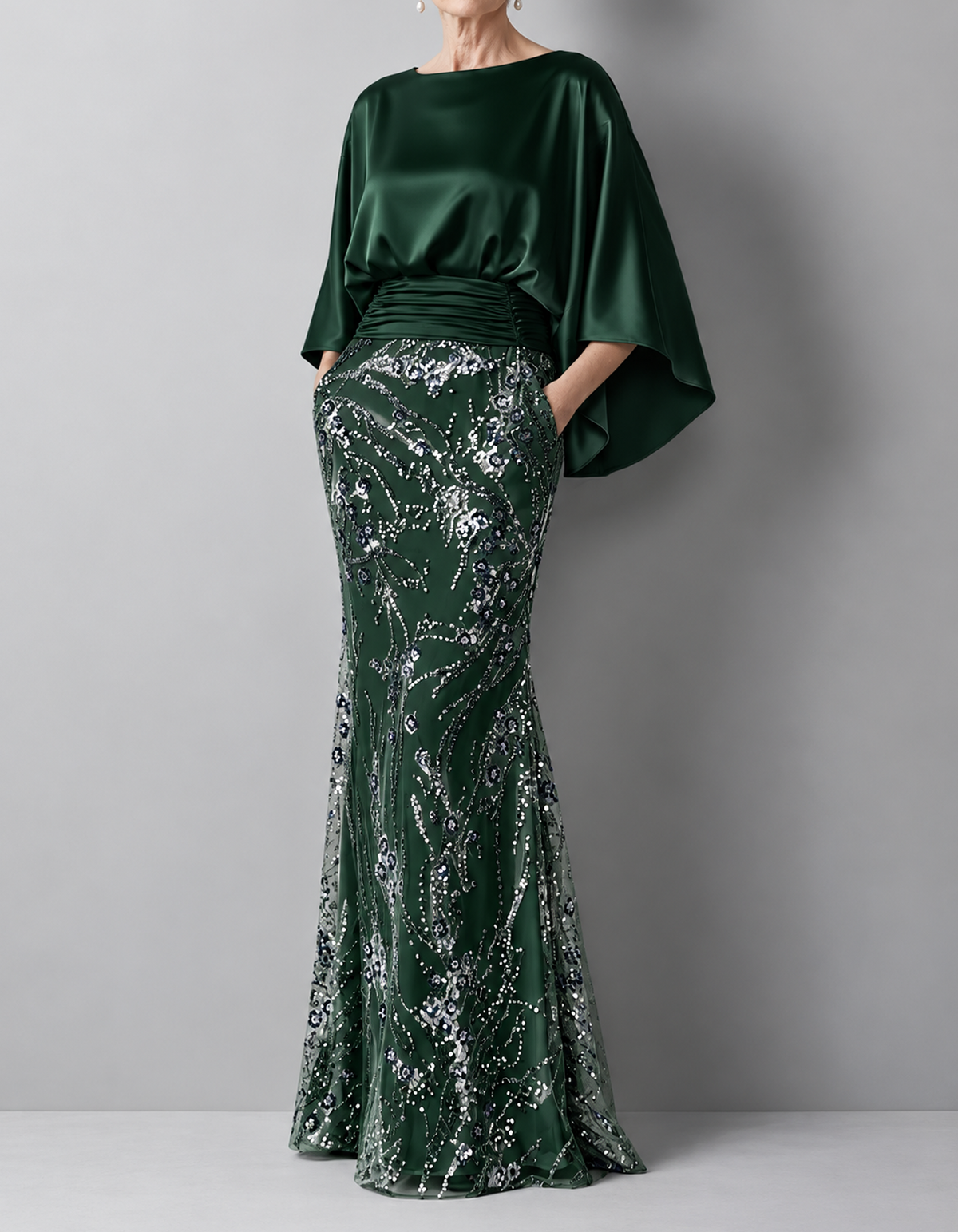 Maxi dress in satin with cape sleeves in champagne color