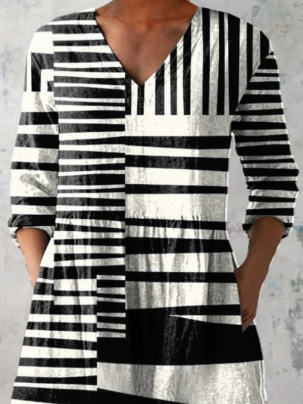 Coco | Monochrome Print V-Neck Longline Blouse