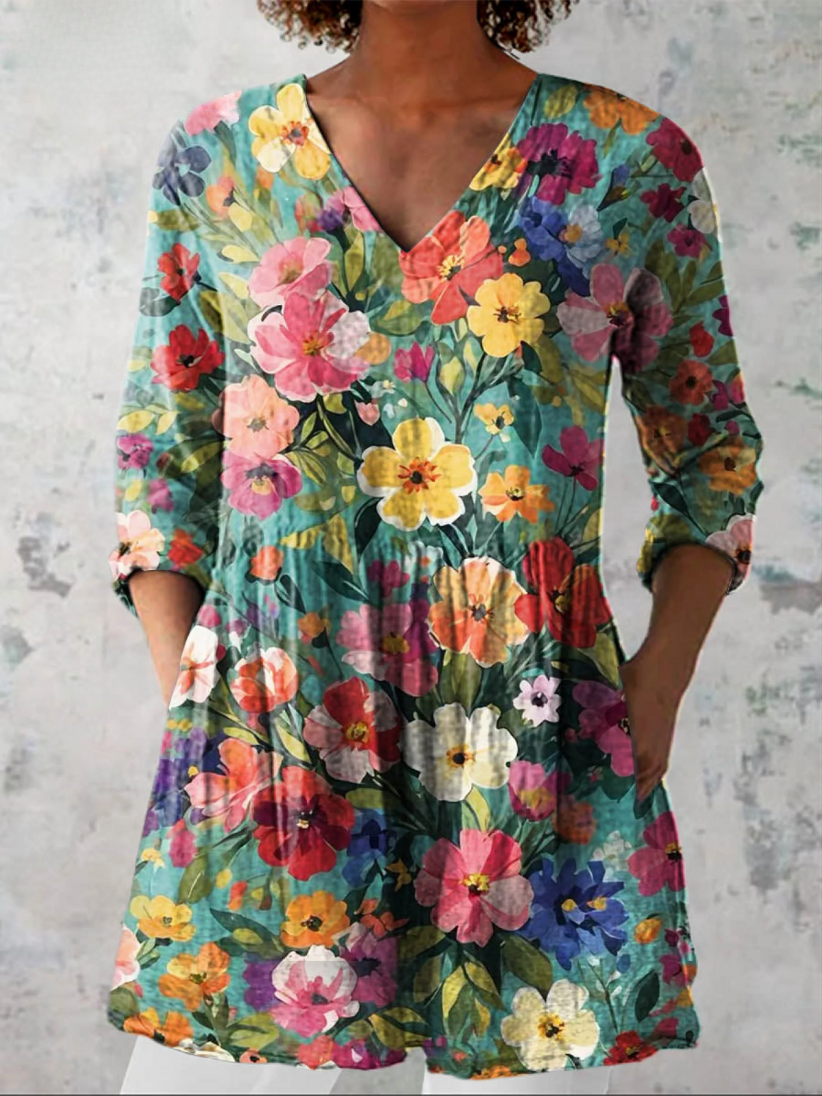Ines | Printed V-Neck Longline Blouse