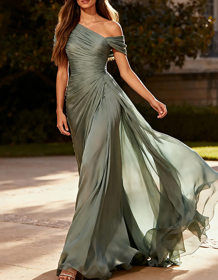 Maxi dress made of pleated chiffon with one shoulder