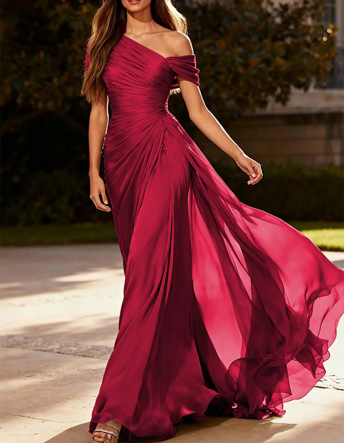 Maxi dress made of pleated chiffon with one shoulder