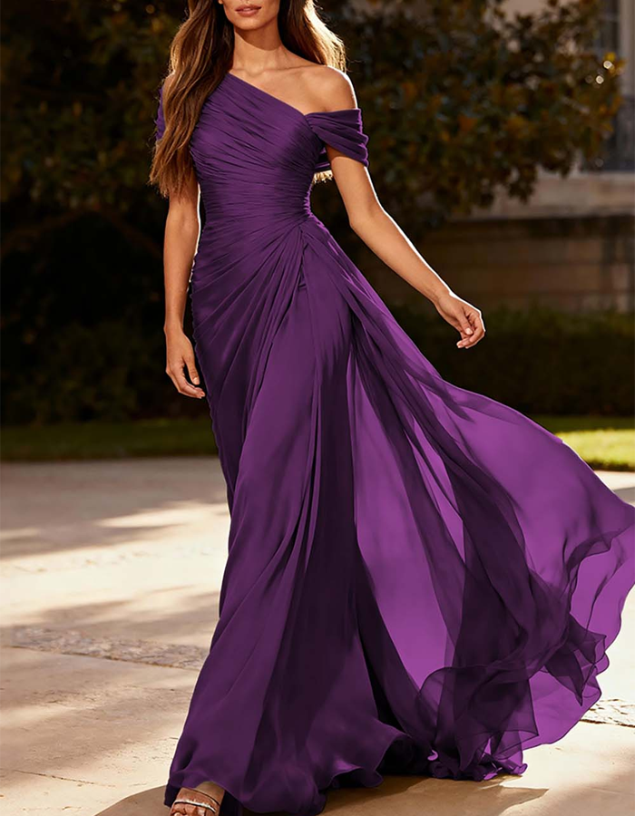 Maxi dress made of pleated chiffon with one shoulder