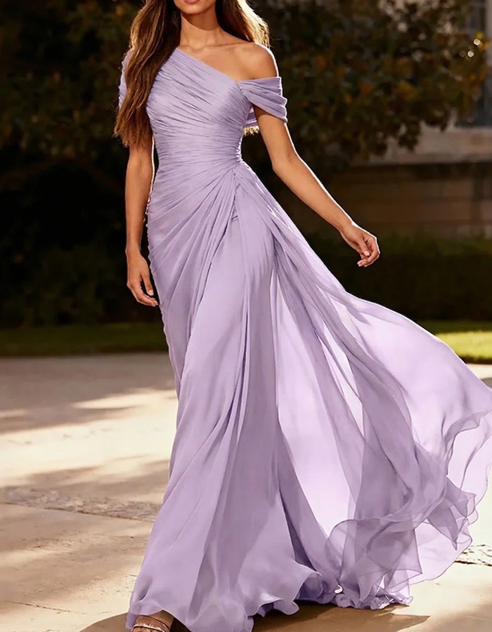 Maxi dress made of pleated chiffon with one shoulder