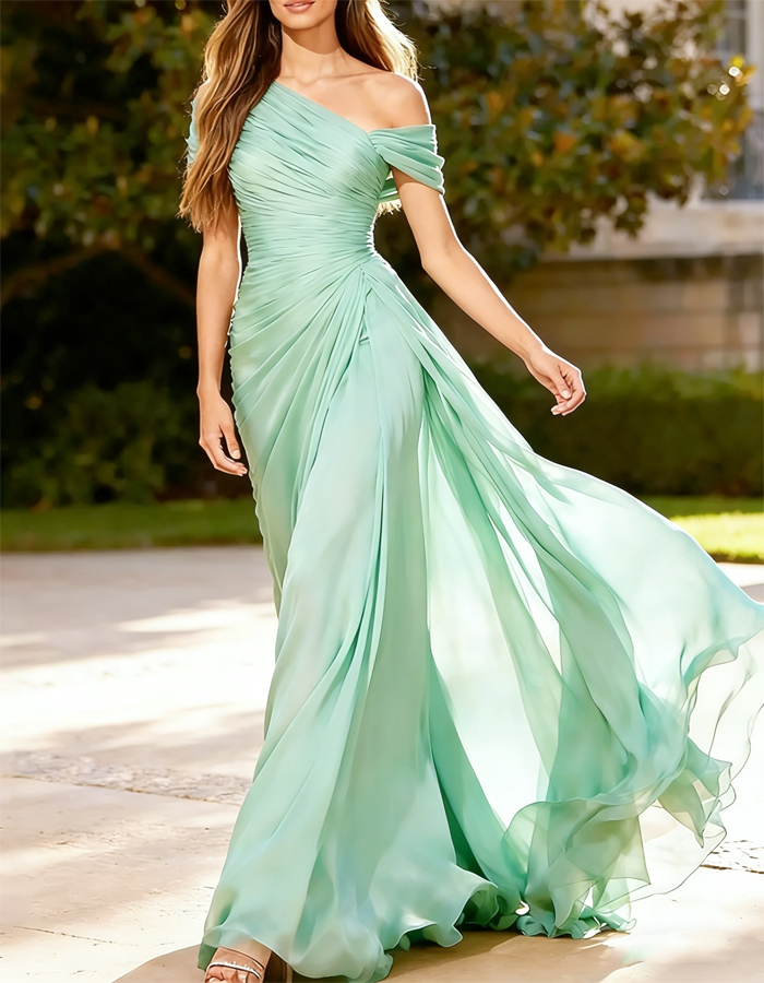 Maxi dress made of pleated chiffon with one shoulder